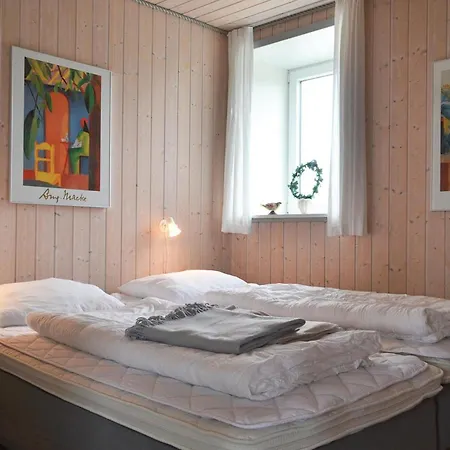 Two-bedroom In Hvide Sande *