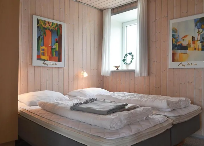 Two-bedroom In Hvide Sande *
